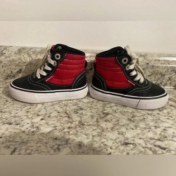 Levi’s high top sneakers red black size 5 - Picture 1 of 5